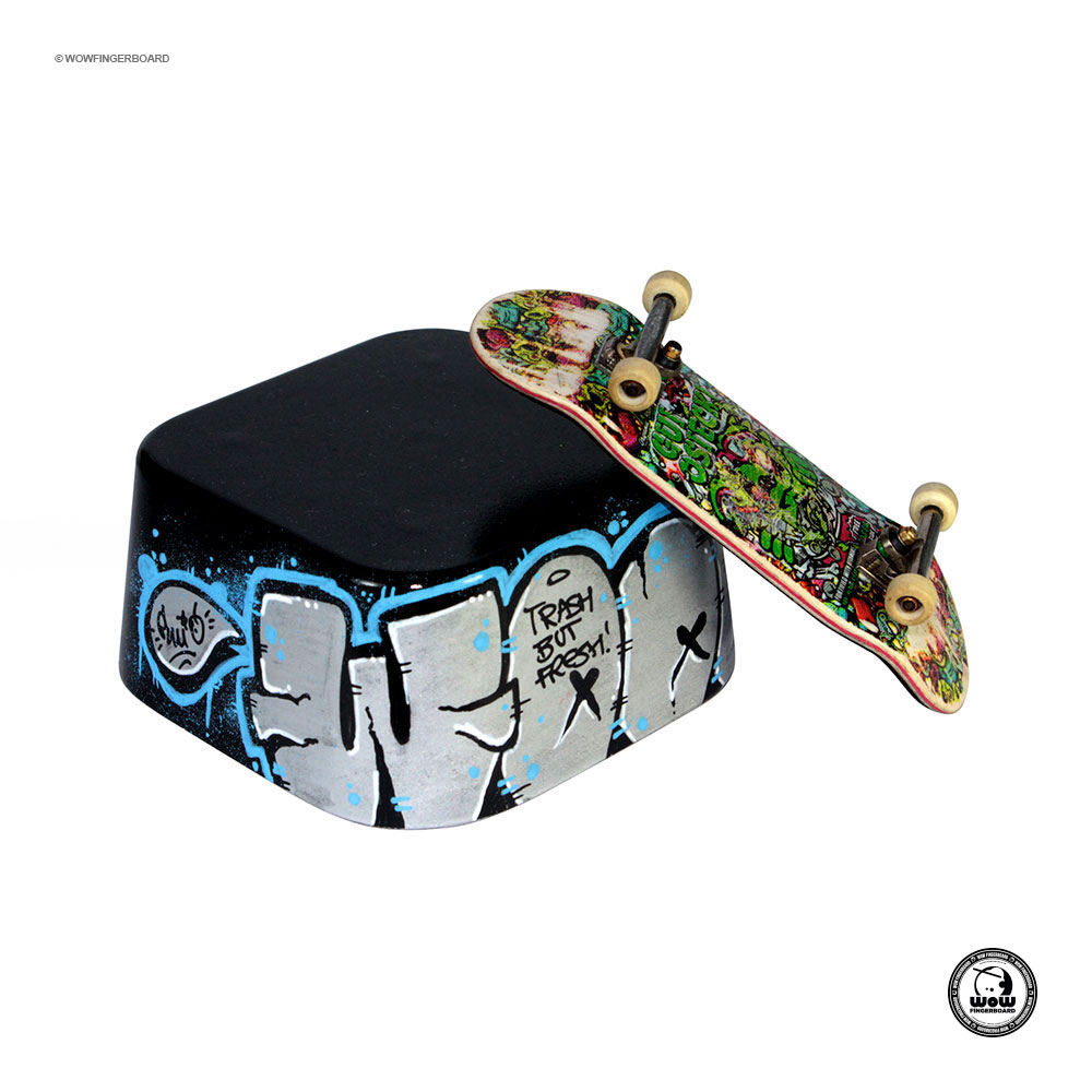 Wow Concrete Pillow *ART