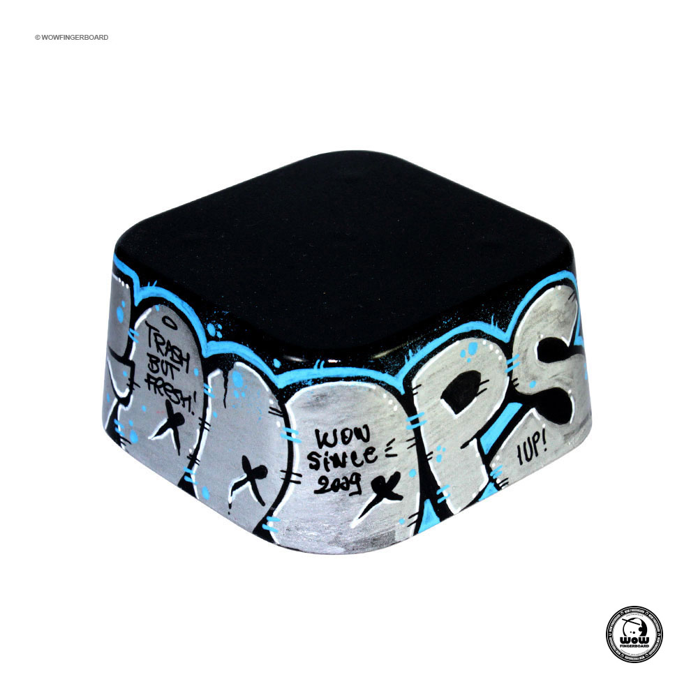 Wow Concrete Pillow *ART